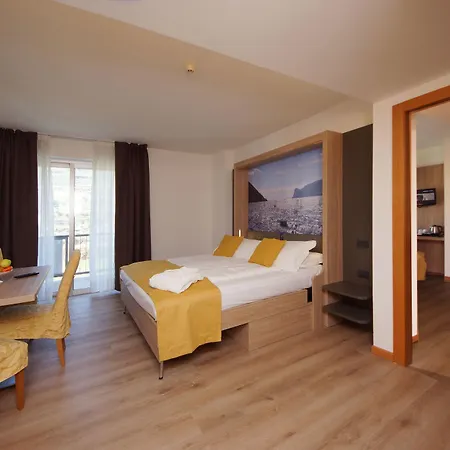 Ambassador Hotel 3*