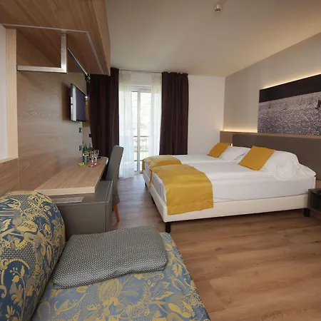 Hotel Ambassador 3*