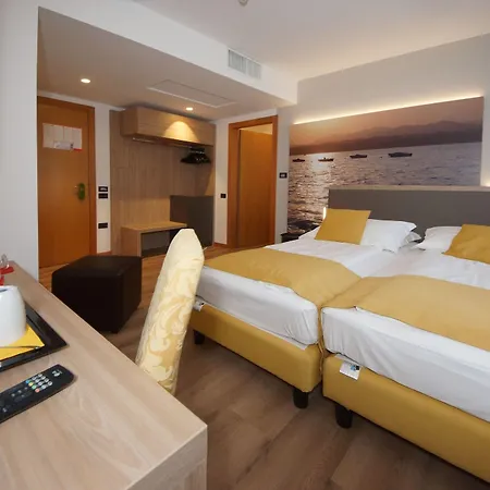 Hotel Ambassador