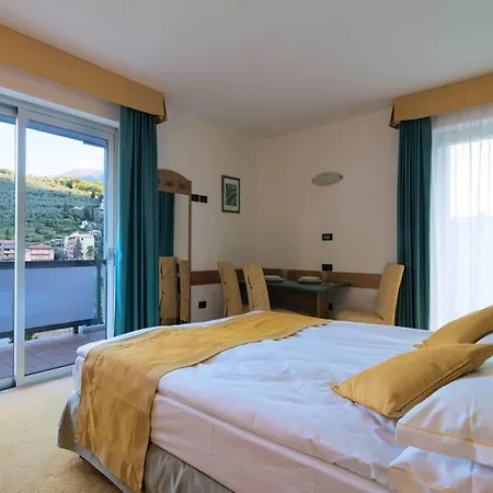 Ambassador Hotel 3*