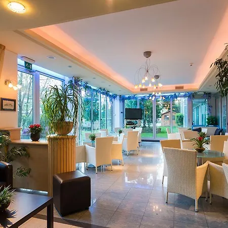 Ambassador Hotel 3*